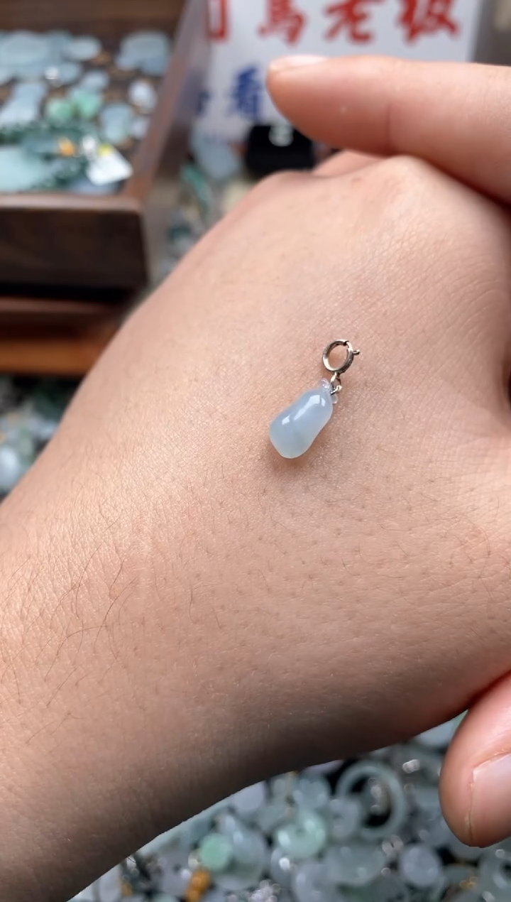 【闪购商品】翡翠颈饰未镶嵌哥哥