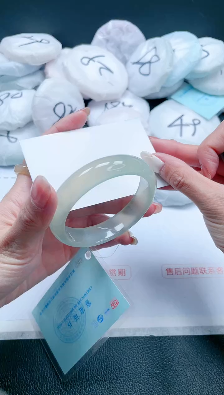 【闪购商品】石英质玉手镯未镶嵌15J61-56