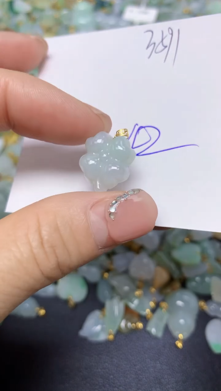 【闪购商品】翡翠挂件18K金镶嵌 天然翡翠A货