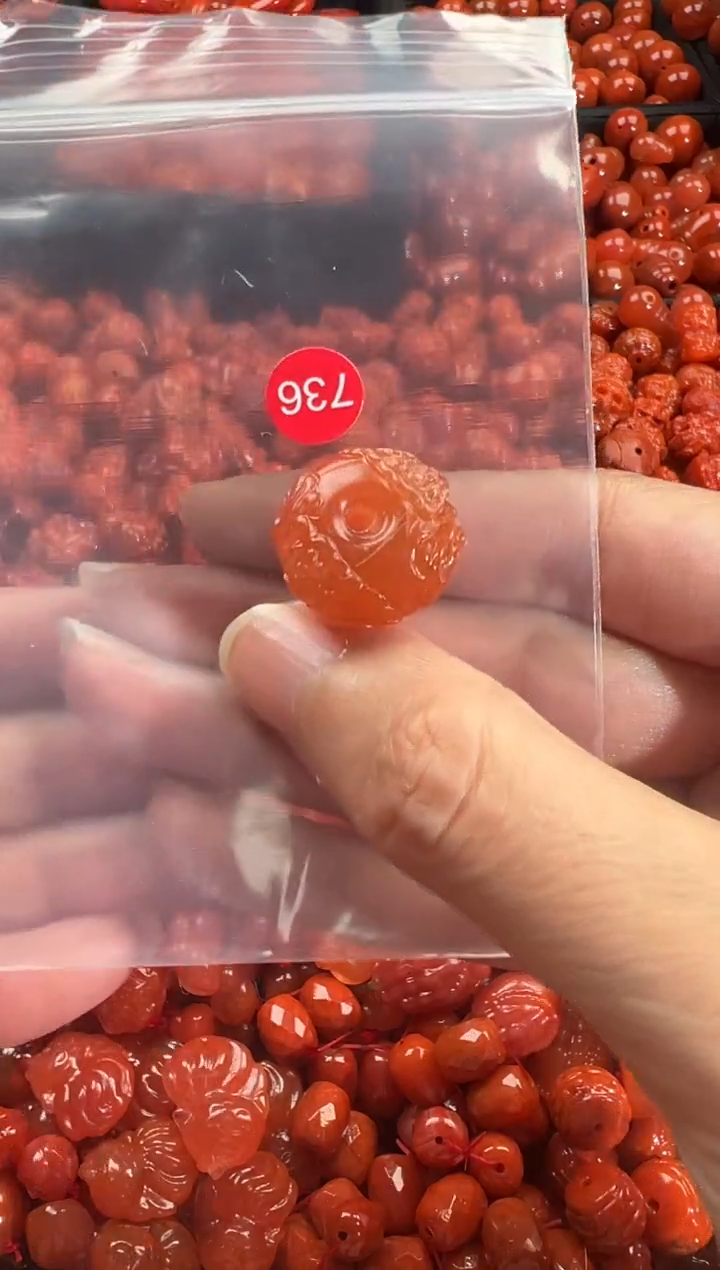 颈饰未镶嵌南红玛瑙1