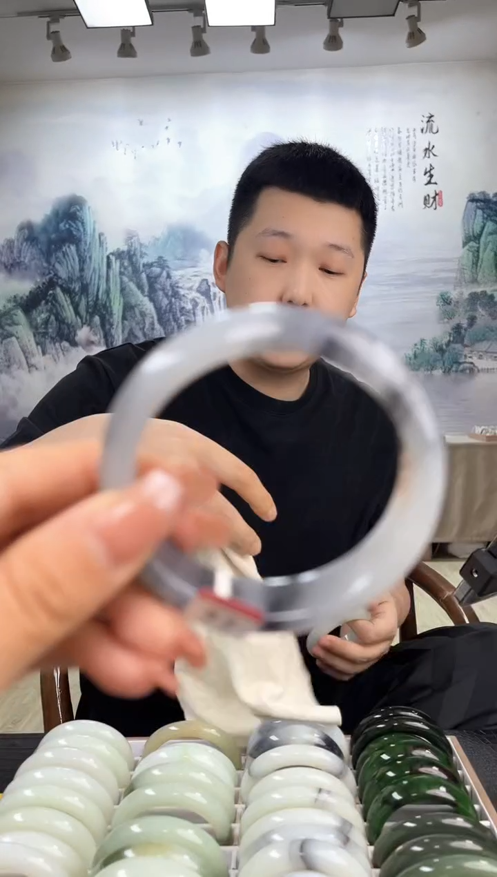 和田玉手镯未镶嵌8736