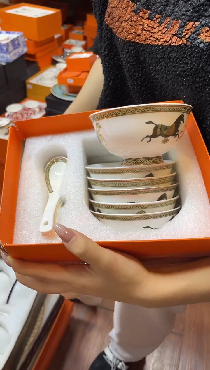 杯鸿辉家品牌瓷器，京东包邮！