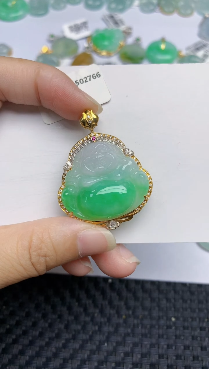 翡翠18K金镶嵌颈饰天然翡翠A货