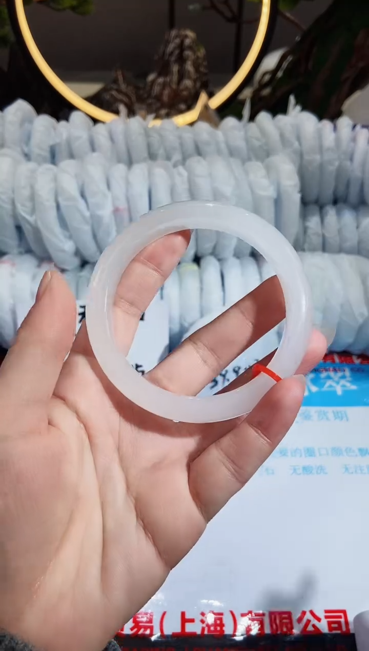 【闪购商品】石英质玉手镯未镶嵌9-61