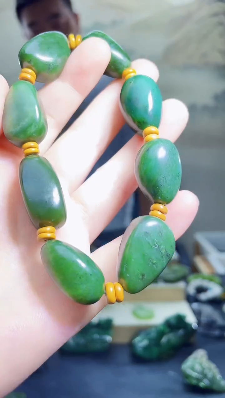 颈饰未镶嵌和田玉1