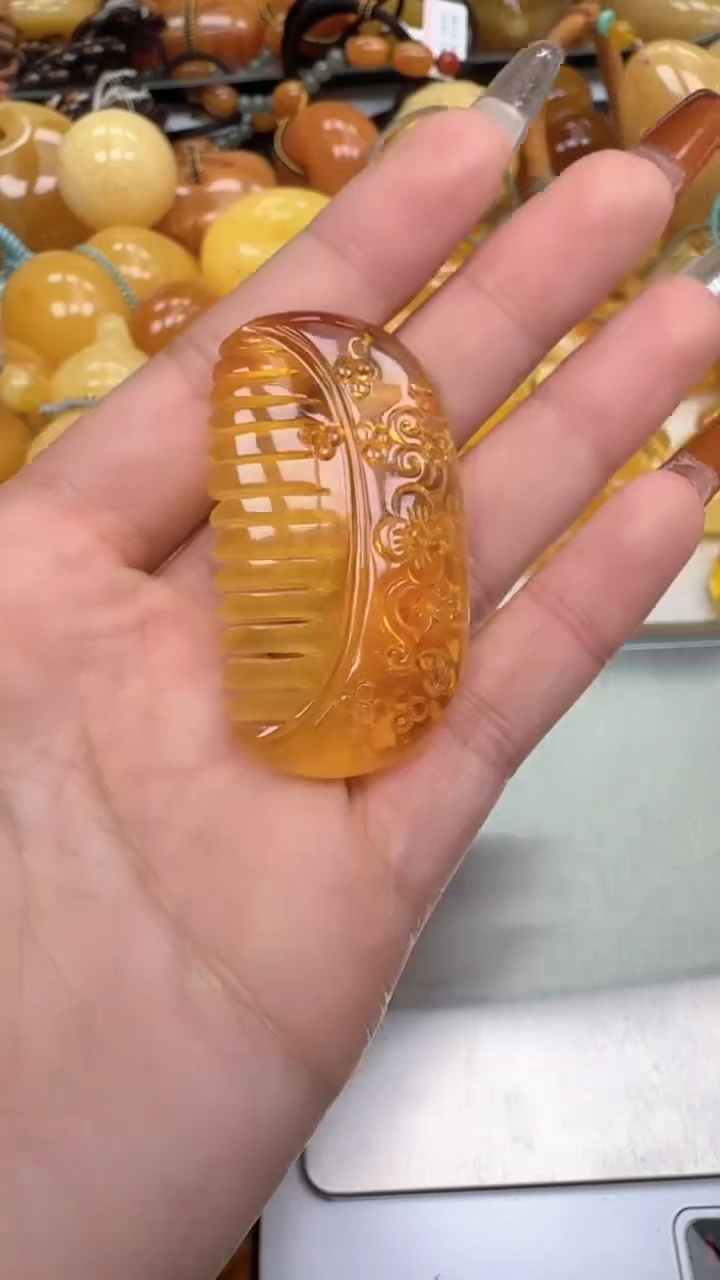 裸石琥珀未镶嵌如图