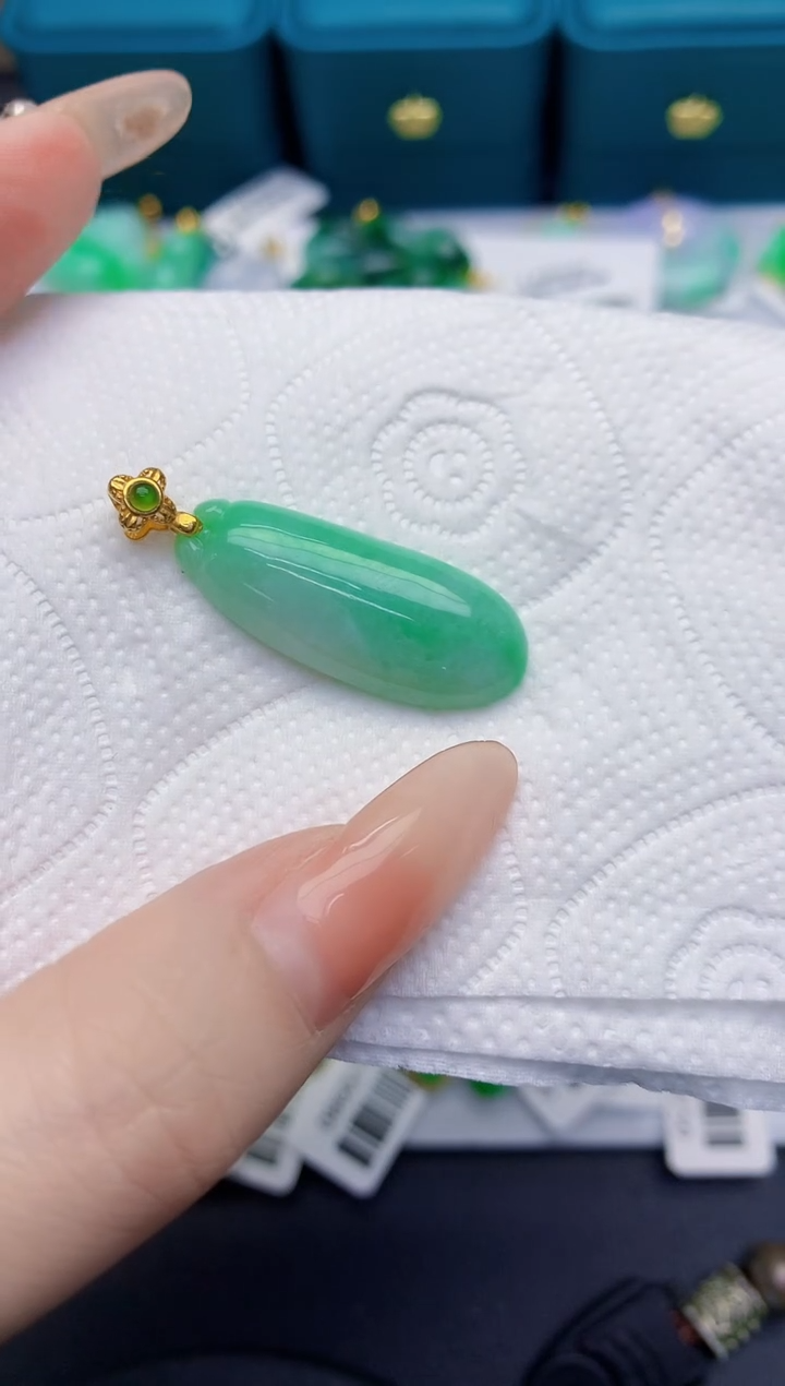 颈饰未镶嵌翡翠缅甸天然翡翠A货