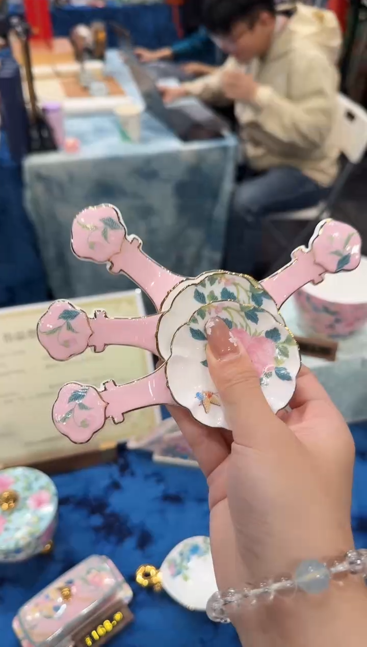 小乔推荐如图所示