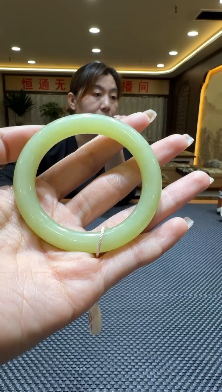 颈饰未镶嵌和田玉手镯54