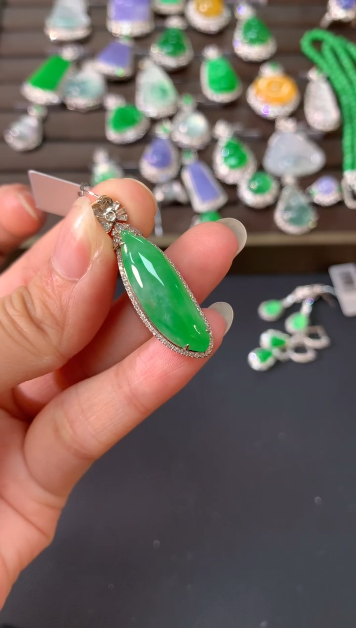 【闪购商品】翡翠吊坠(不含链)18K金镶嵌A794|3980