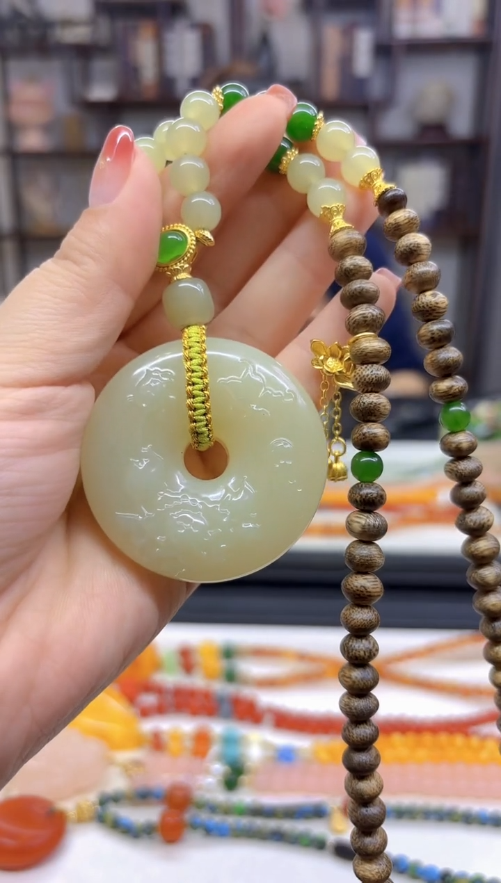 【闪购商品】和田玉毛衣链未镶嵌M630