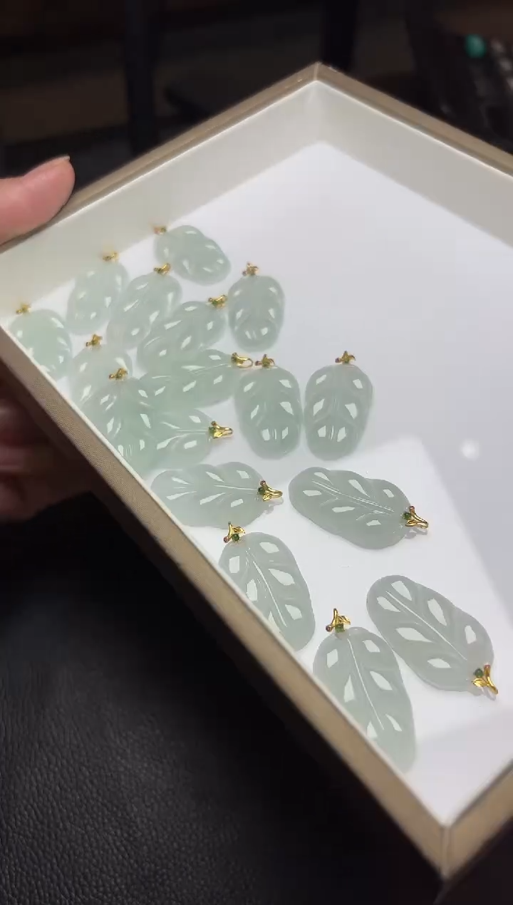 【闪购商品】翡翠颈饰18K金镶嵌YM290-4叶子多样性发一