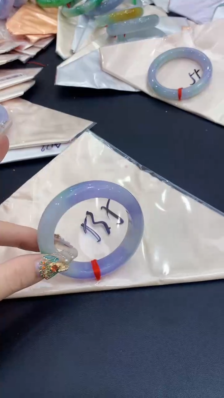 【闪购商品】翡翠手镯未镶嵌0263508411