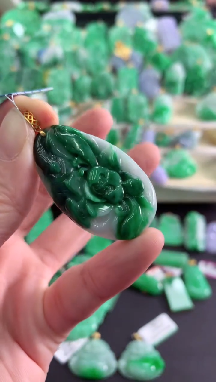 【闪购商品】翡翠吊坠(不含链)18K金镶嵌挂件