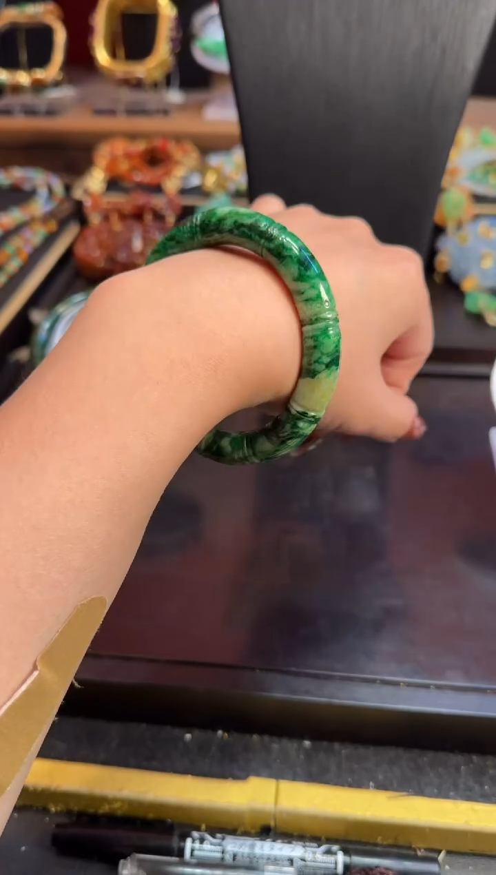 未镶嵌手镯翡翠手镯