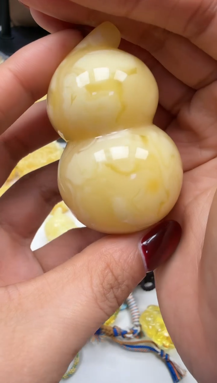 裸石琥珀未镶嵌如图