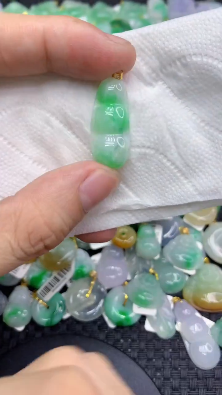 翡翠18K金镶嵌颈饰天然缅甸A货翡翠