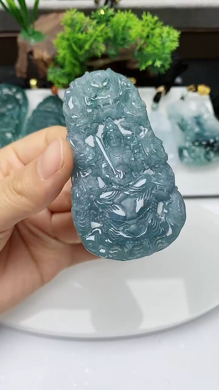 【闪购商品】翡翠颈饰未镶嵌         