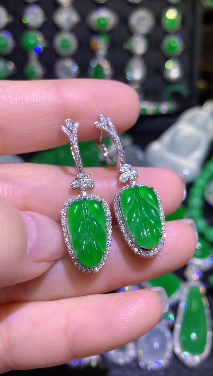 【闪购商品】翡翠耳饰18K金镶嵌高冰满绿金枝玉叶耳坠