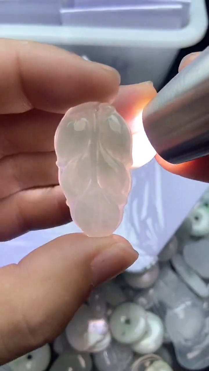 翡翠未镶嵌颈饰有纹有裂介意勿拍