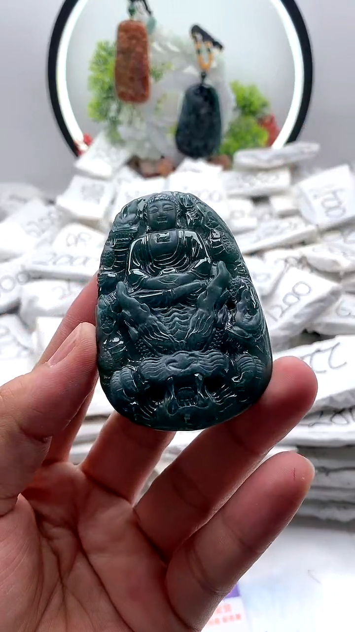 【闪购商品】翡翠颈饰未镶嵌大日如来