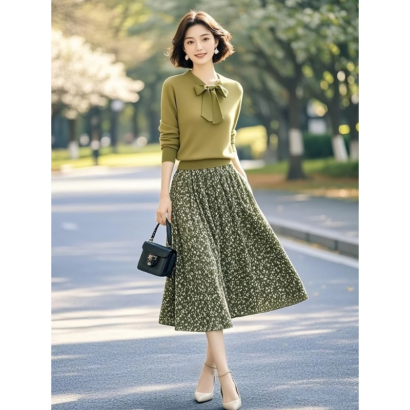 2025独特超好看开春穿搭漂亮独特气质时尚绿色针织两件套装裙