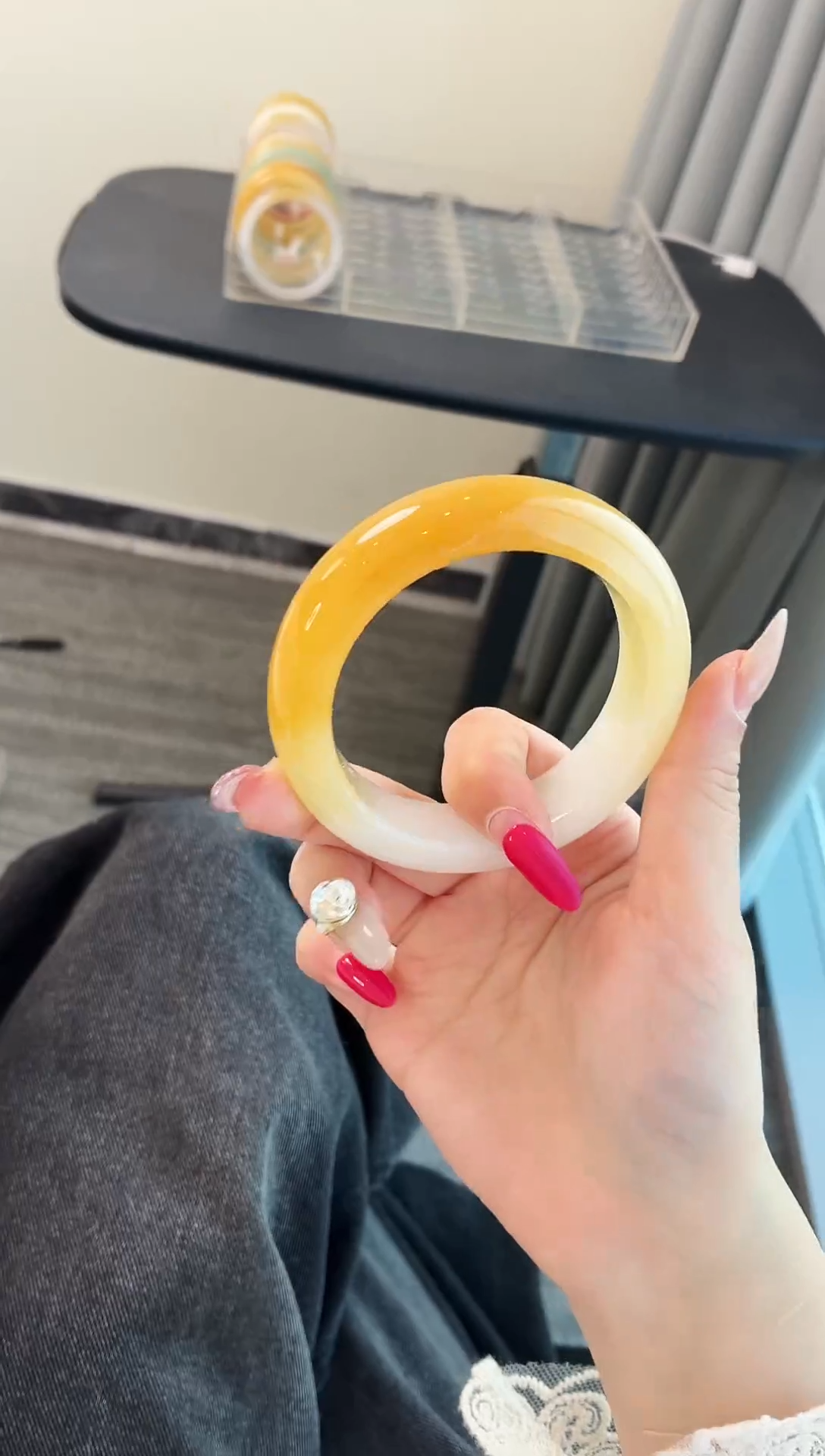 未镶嵌手镯石英质玉131.56