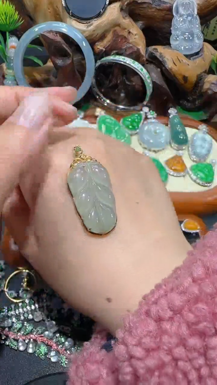 【闪购商品】翡翠吊坠(不含链)18K金镶嵌吊坠