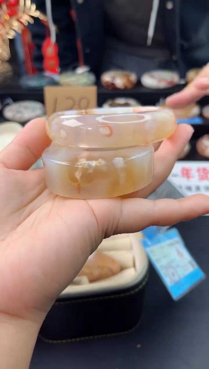 【闪购商品】石英质玉手镯未镶嵌赠送镯心（64圈口）