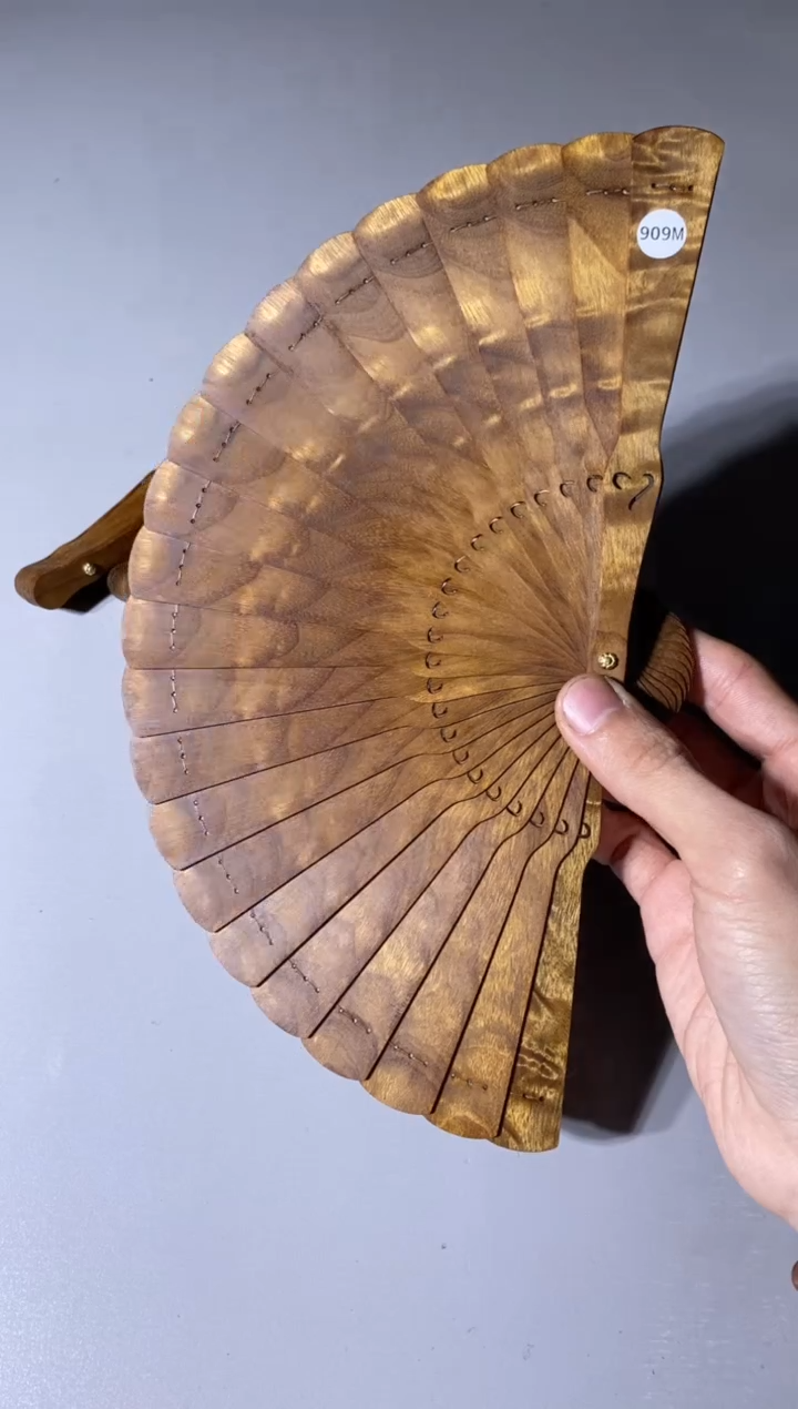 【闪购商品】金丝楠木雕909号15cm金丝楠木小叶桢楠扇子