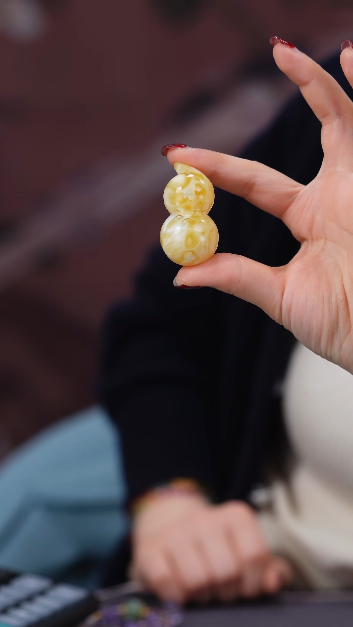 【闪购商品】蜜蜡裸石未镶嵌挂饰