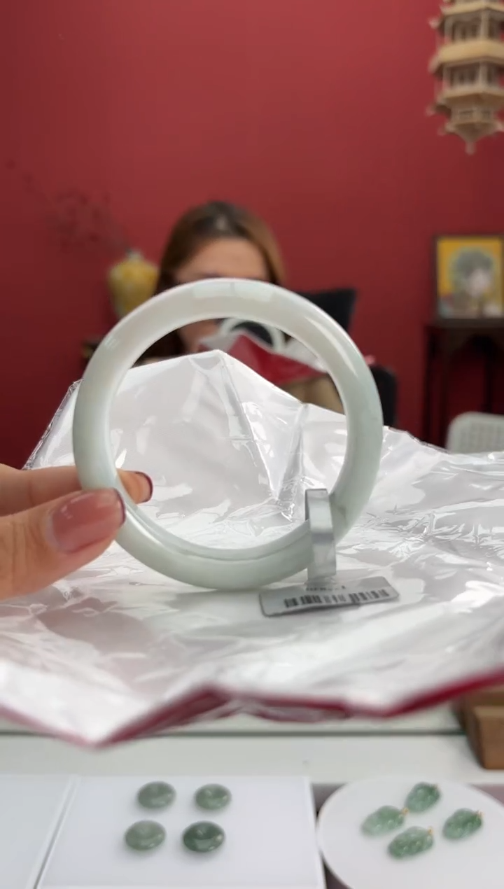 【闪购商品】翡翠手镯未镶嵌9手镯