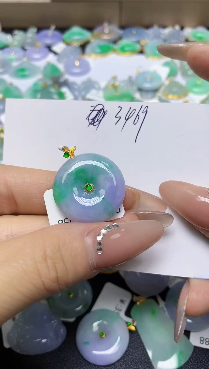 翡翠18K金镶嵌颈饰 天然缅甸翡翠A货