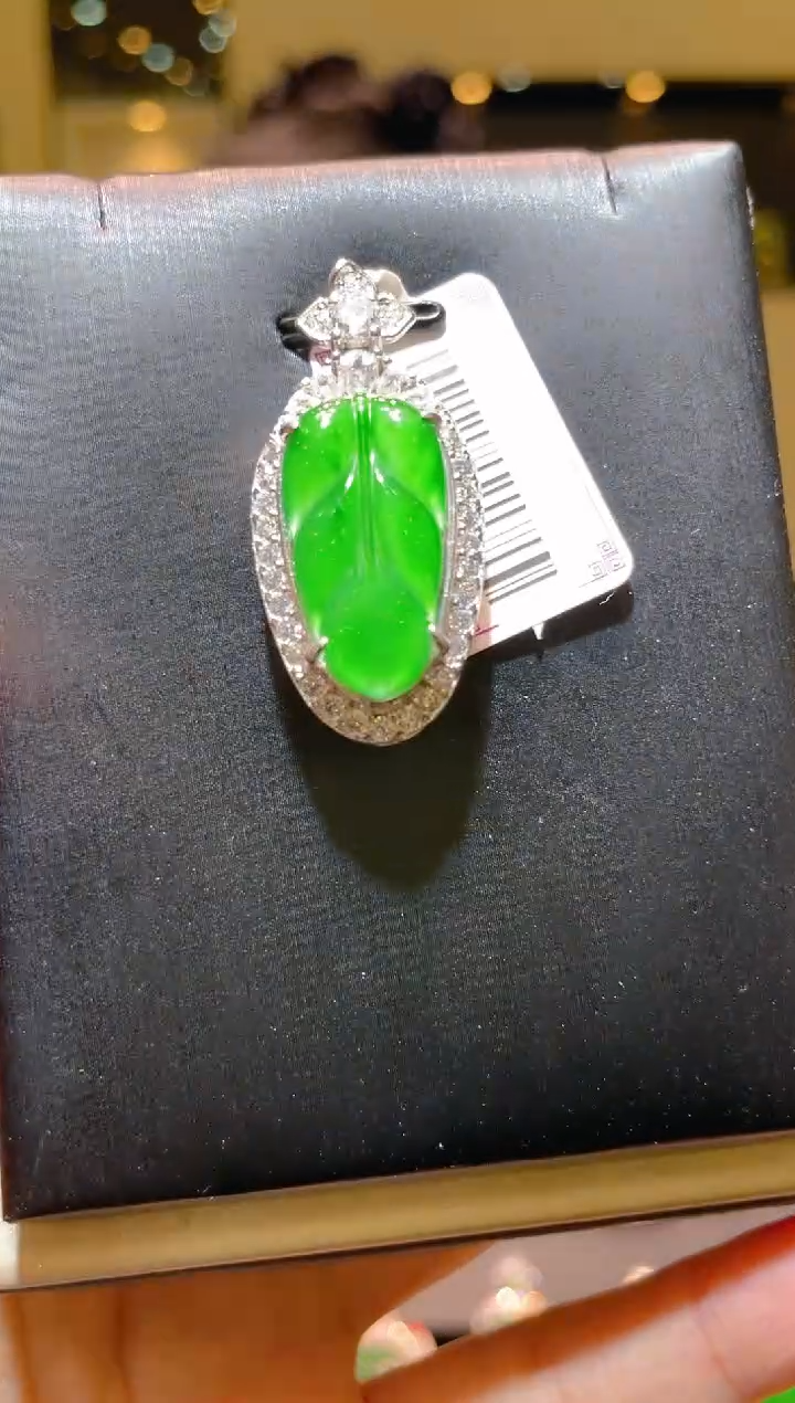 【闪购商品】翡翠吊坠(不含链)未镶嵌A17