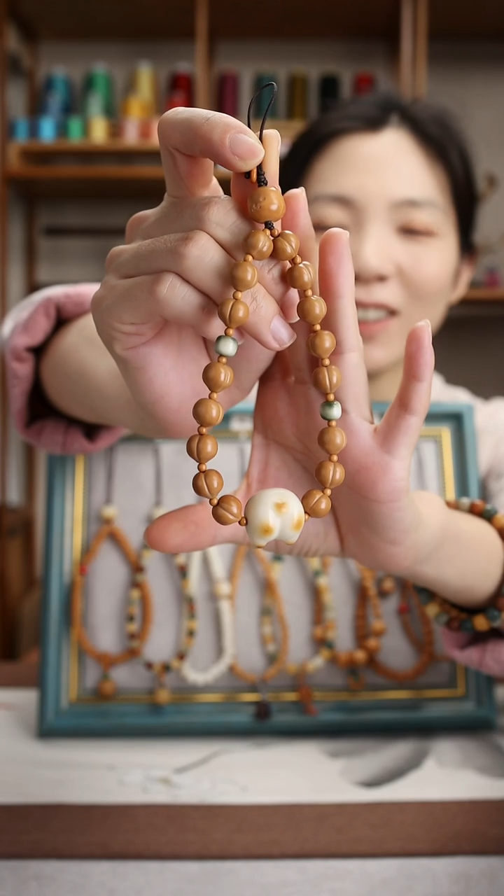 菩提吊坠猴头核桃屁桃 柯基屁屁 -手机链