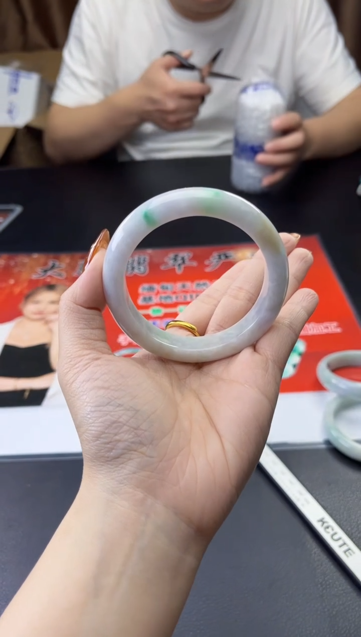 【闪购商品】翡翠手镯未镶嵌缅甸天然翡翠手镯