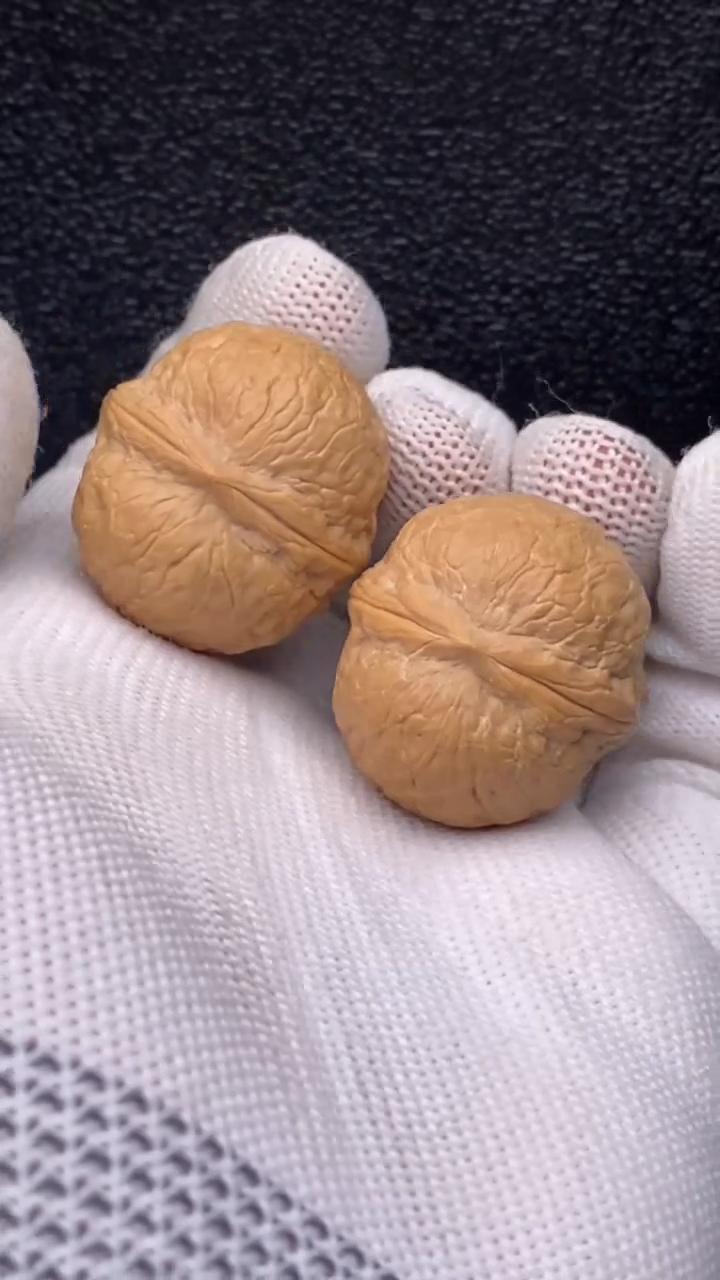 【闪购商品】文玩核桃把件树皮球