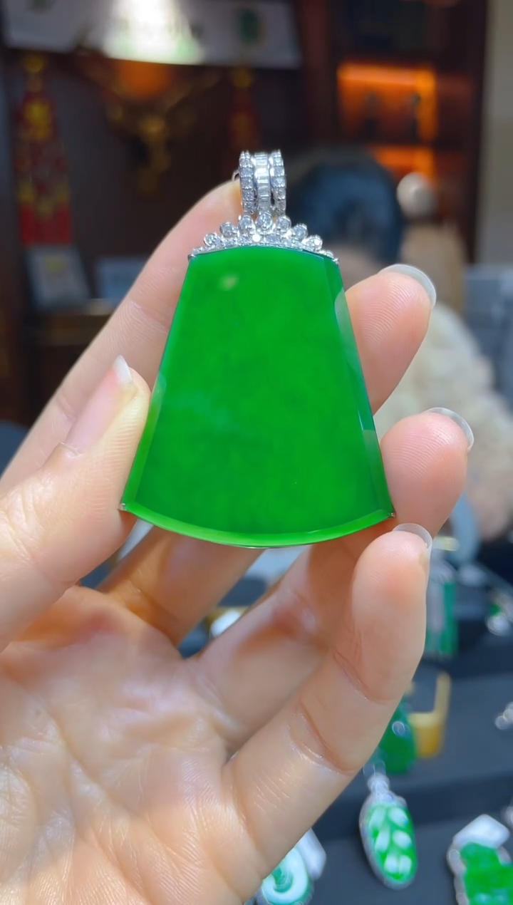 【闪购商品】翡翠颈饰18K金镶嵌118614无事牌（定金）总6.38w