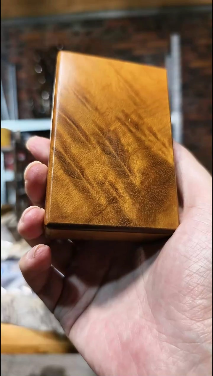 金丝楠      烟盒