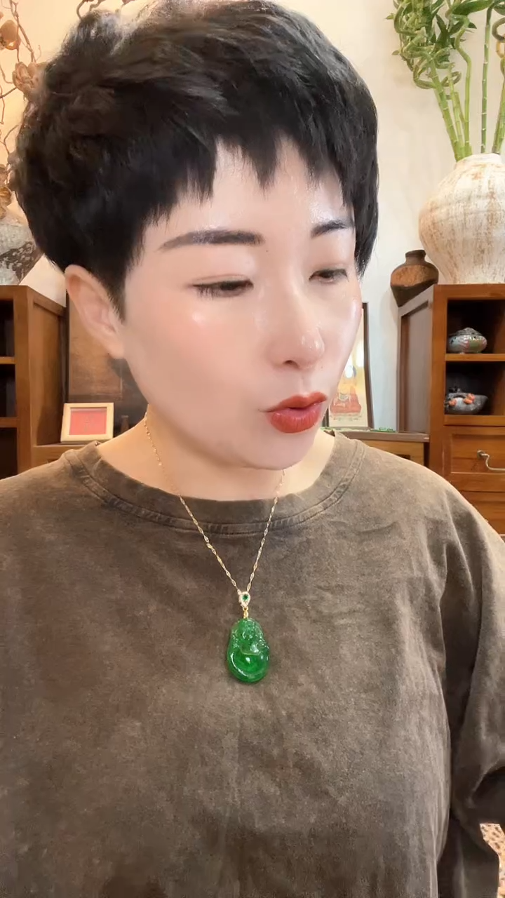 吊坠(赠链)未镶嵌翡翠675