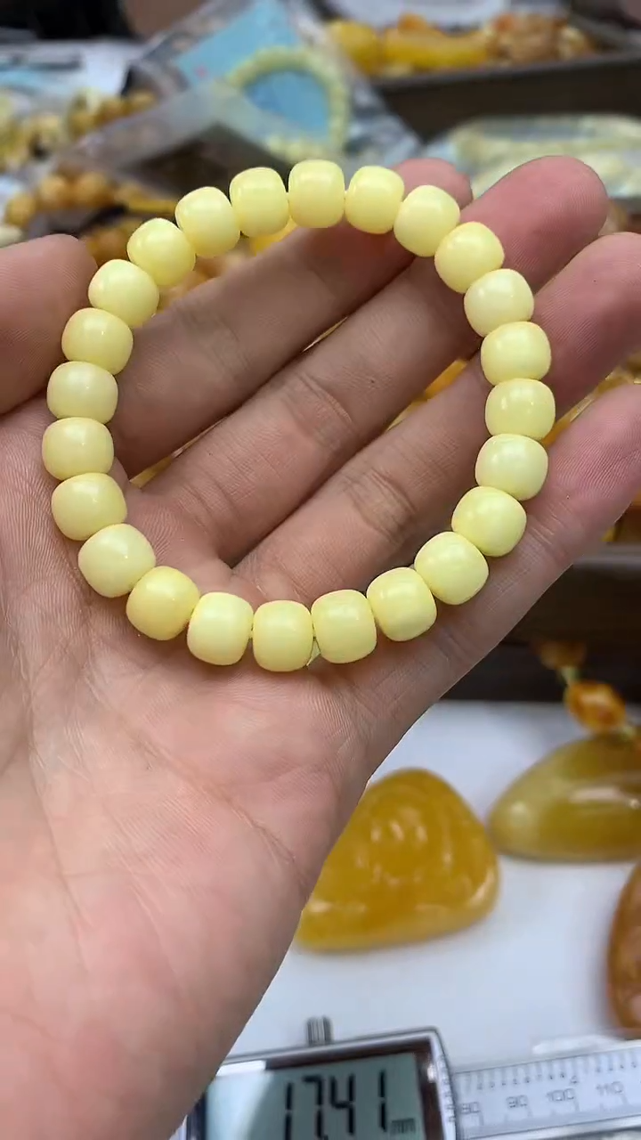 裸石琥珀未镶嵌手串