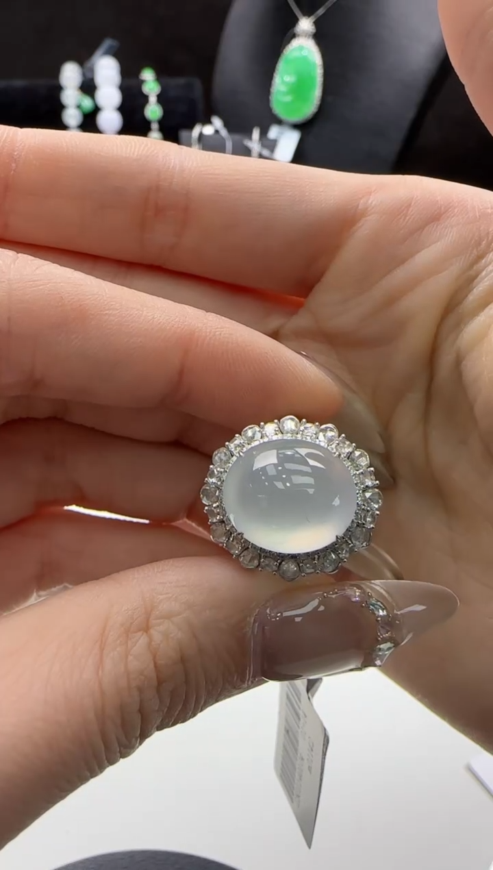 【闪购商品】翡翠戒指18K金镶嵌翡翠戒指