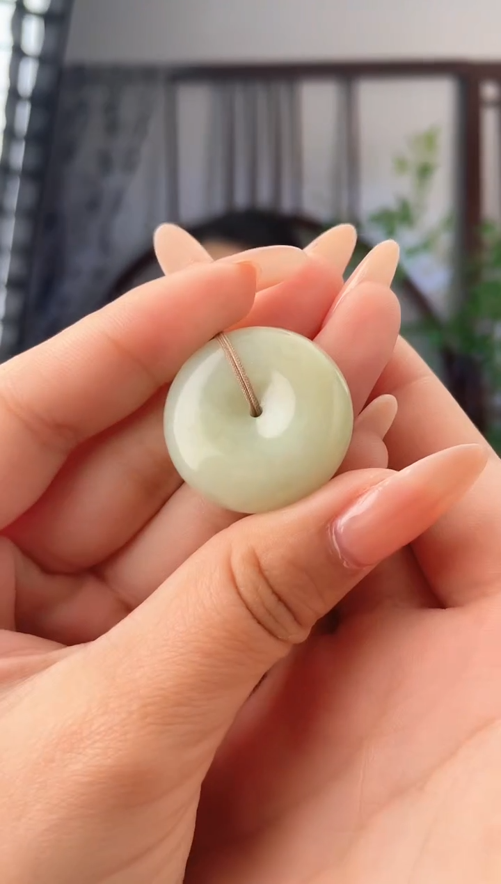 颈饰未镶嵌和田玉扣 多样性发其一