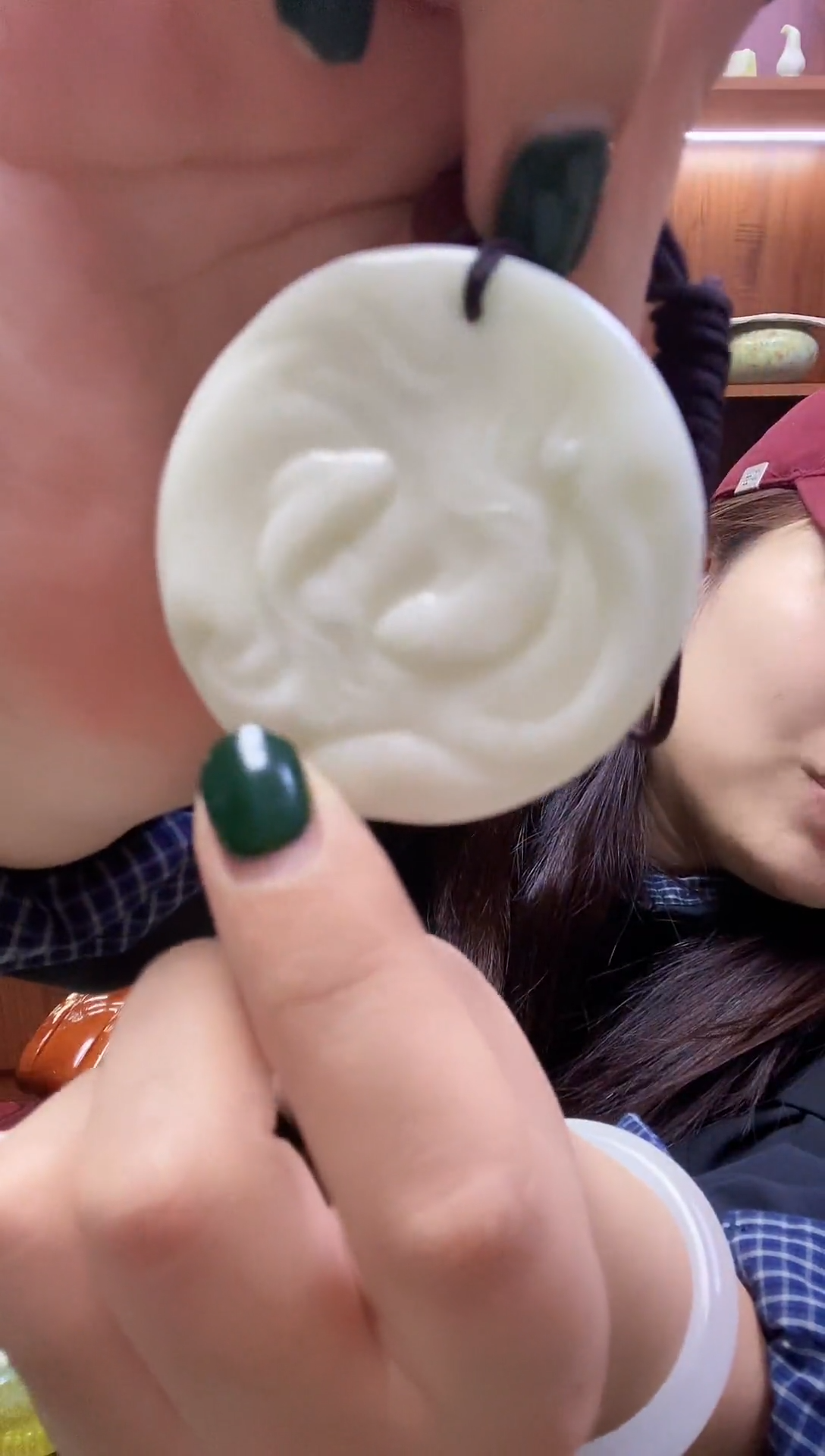 未镶嵌蛇纹石玉吊坠   