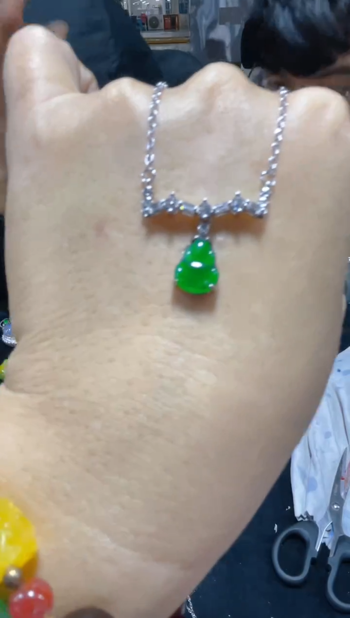【闪购商品】翡翠颈饰未镶嵌天然A货翡翠 假一赔四
