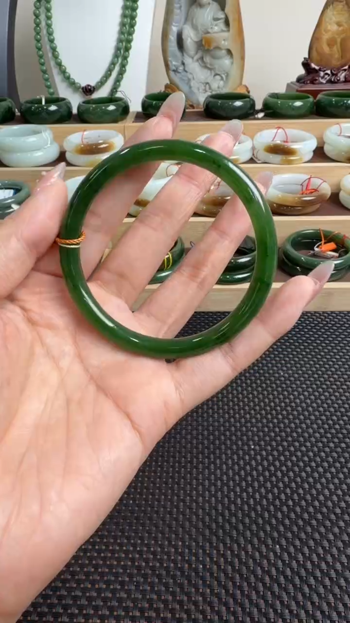 颈饰未镶嵌和田玉手镯56