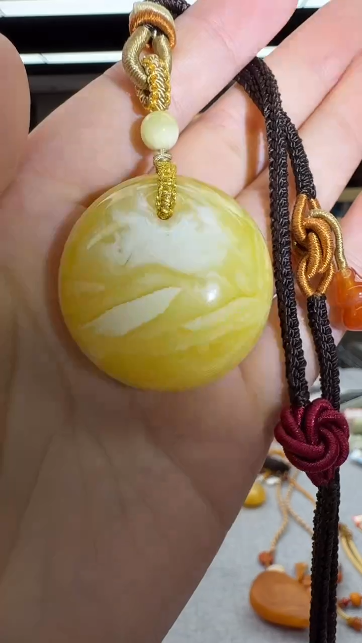 未镶嵌颈饰琥珀234秒拍号  假一赔三