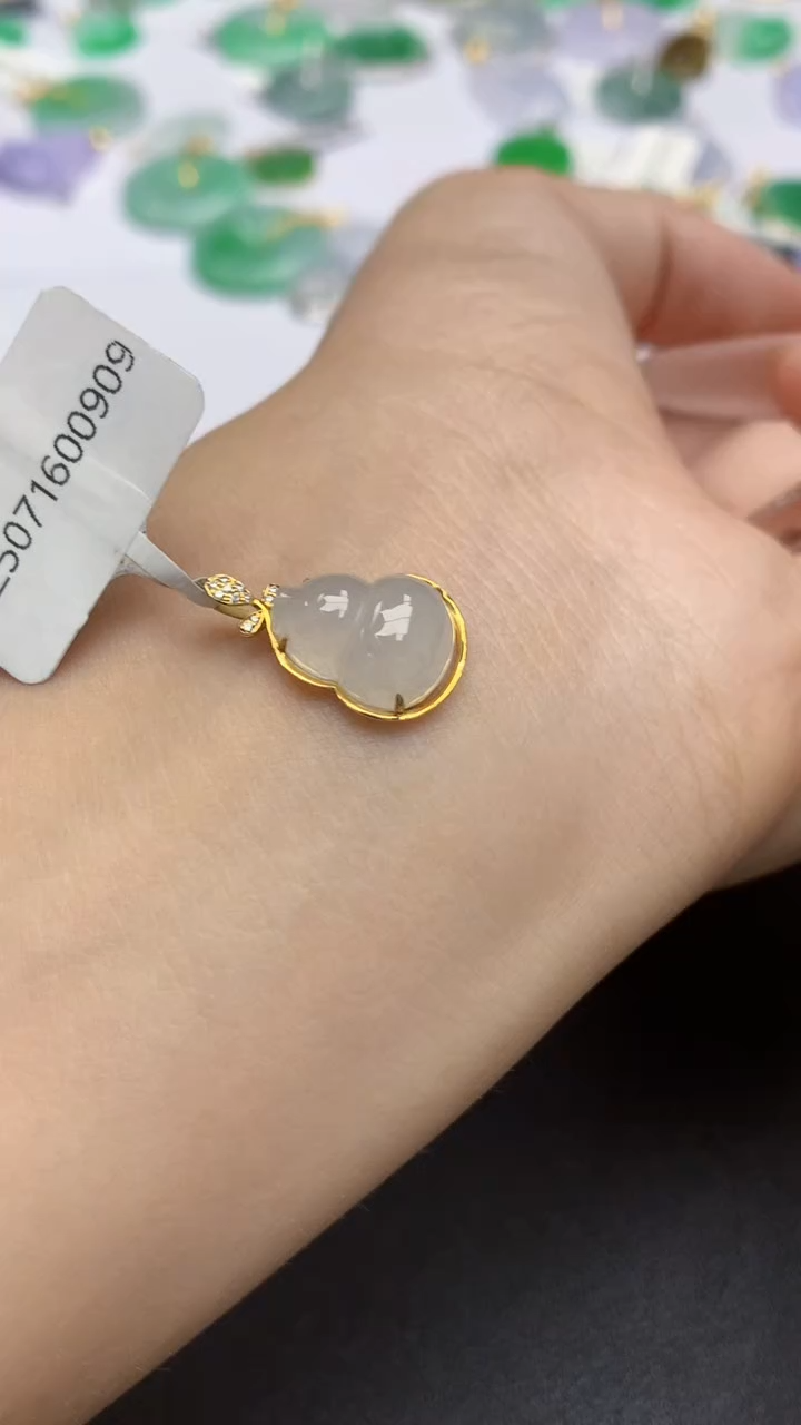 翡翠18K金镶嵌颈饰天然缅甸a货翡翠百元以上9元证书费自理