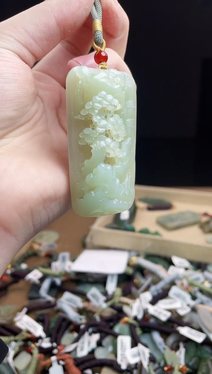 颈饰未镶嵌和田玉1
