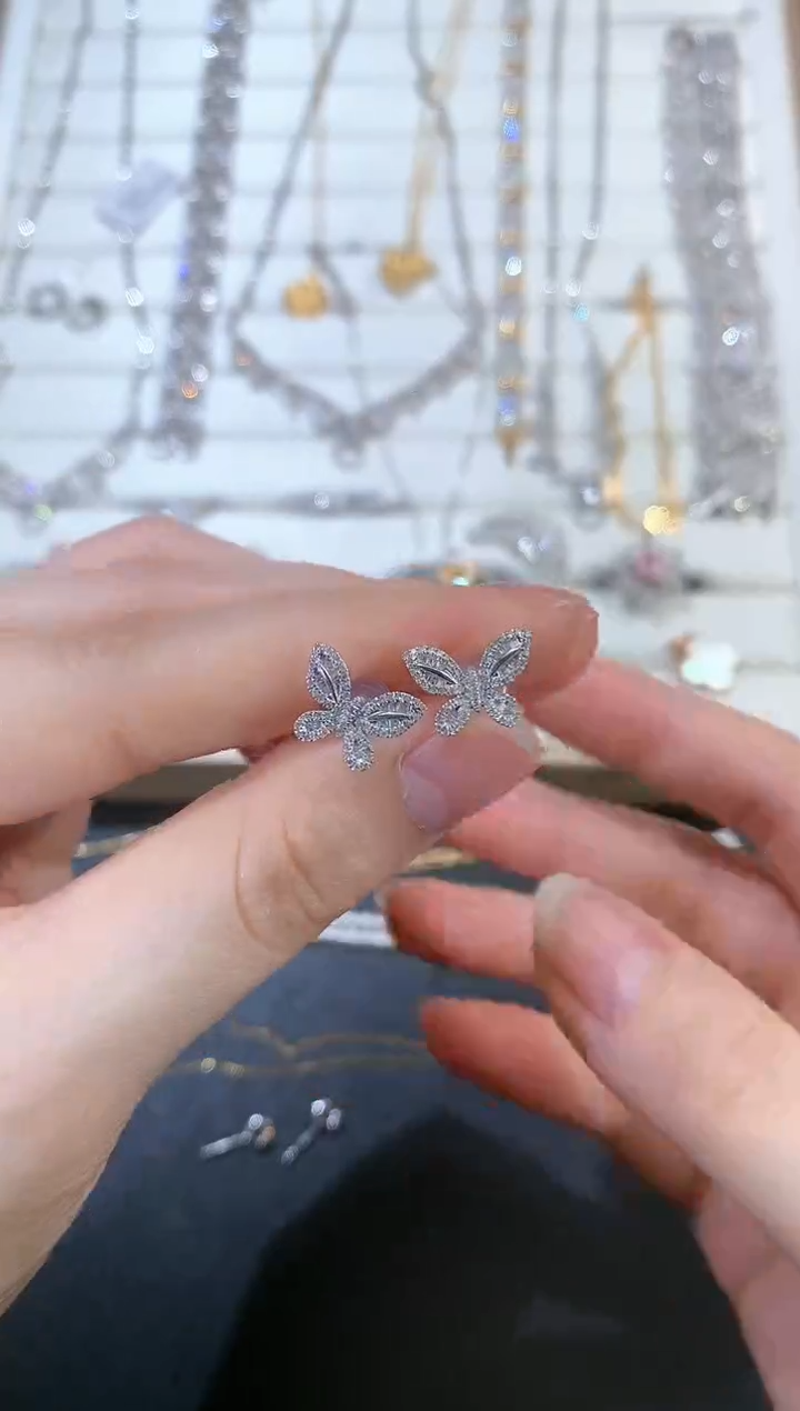 【闪购商品】钻石耳饰18K金镶嵌S265|1980